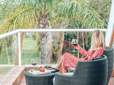 Waves Byron Bay - Tourism Guide 19