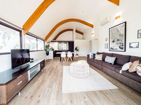 Waves Byron Bay - Tourism Guide 8