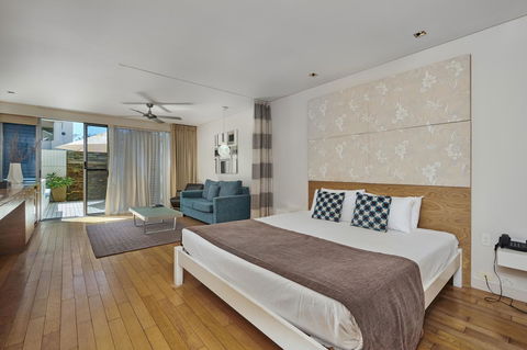 Waves Byron Bay - Tourism Guide 42