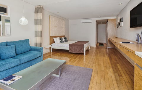 Waves Byron Bay - Tourism Guide 39