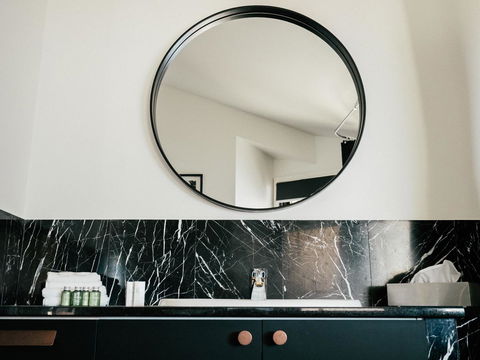 Waves Byron Bay - Tourism Guide 16