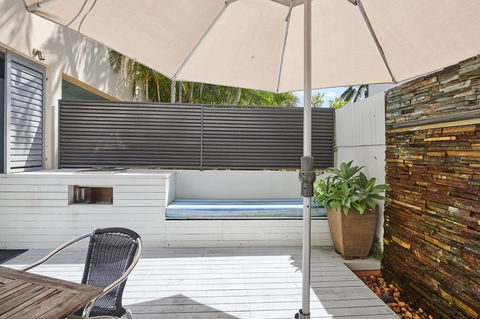 Waves Byron Bay - Tourism Guide 37