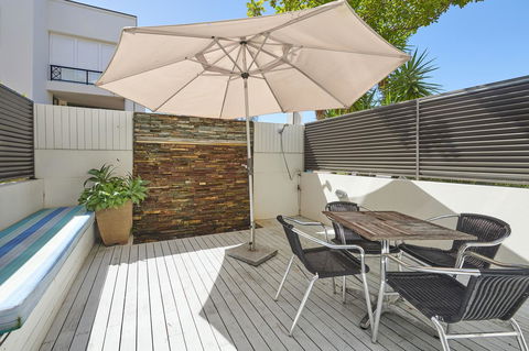 Waves Byron Bay - Tourism Guide 38