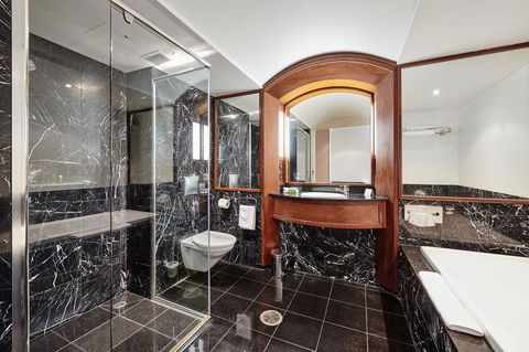 Waves Byron Bay - Tourism Guide 28