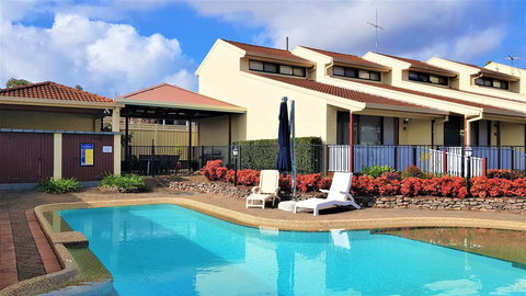 Great Escape Lofts - Travel Agents 7