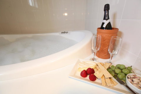 Great Escape Lofts - Travel Agents 27