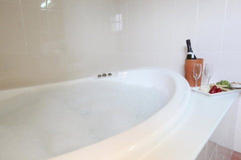 Great Escape Lofts - Travel Agents 28