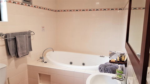 Great Escape Lofts - Travel Agents 4