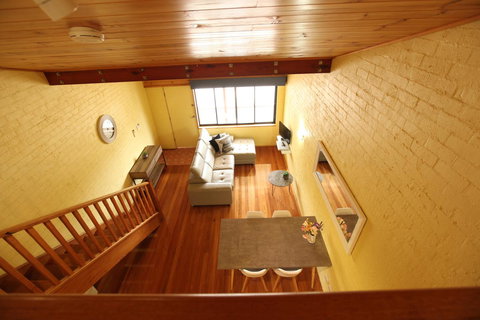 Great Escape Lofts - Travel Agents 21