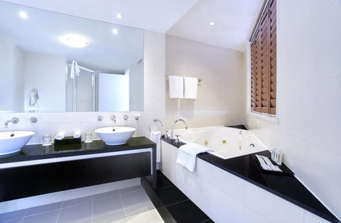 Crowne Plaza Sydney Coogee Beach, An IHG Hotel - Tourism Guide 22
