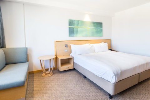 Crowne Plaza Sydney Coogee Beach, An IHG Hotel - Tourism Guide 6