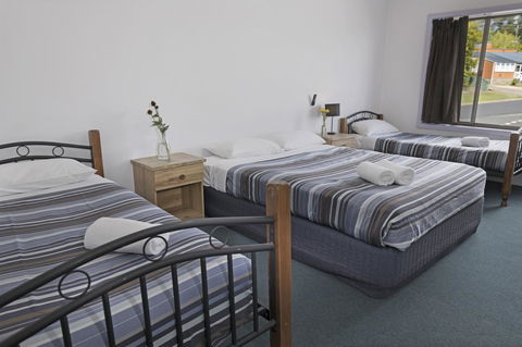 Banjo Paterson Inn - Tourism Guide 19