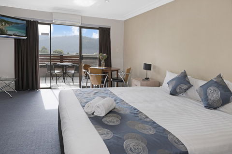 Banjo Paterson Inn - Tourism Guide 1