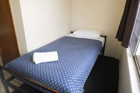 Banjo Paterson Inn - Tourism Guide 13