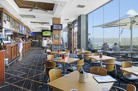 Banjo Paterson Inn - Tourism Guide 42