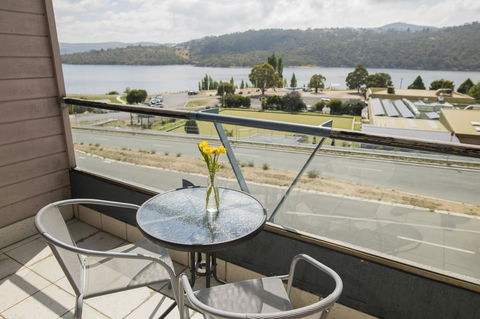 Banjo Paterson Inn - Tourism Guide 3