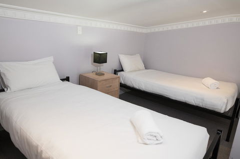 Banjo Paterson Inn - Tourism Guide 26
