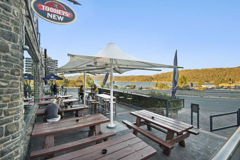 Banjo Paterson Inn - Tourism Guide 7