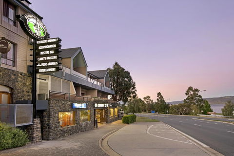 Banjo Paterson Inn - Tourism Guide 0