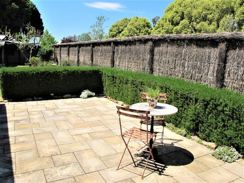 Apple Tree Cottage - Travel Agents 22