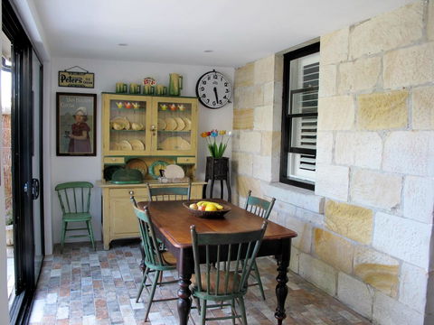 Apple Tree Cottage - Travel Agents 0