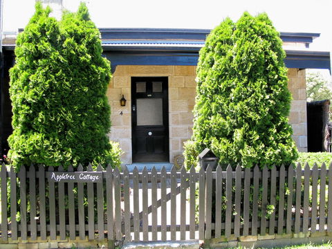 Apple Tree Cottage - Travel Agents 32