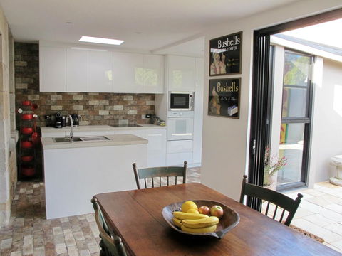 Apple Tree Cottage - Travel Agents 4