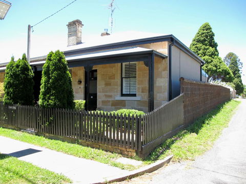 Apple Tree Cottage - Travel Agents 1