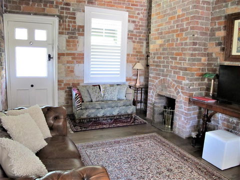 Apple Tree Cottage - Travel Agents 13