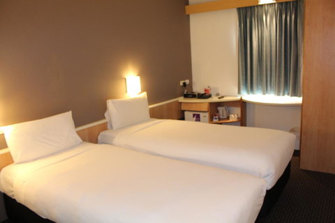 Ibis Thornleigh - Travel Search 17