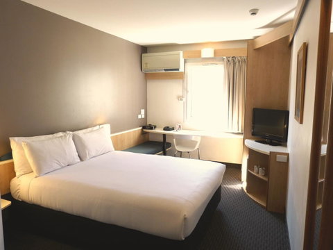 Ibis Thornleigh - Travel Search 25