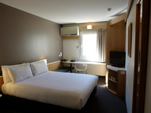 Ibis Thornleigh - Travel Search 3