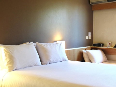 Ibis Thornleigh - Travel Search 23
