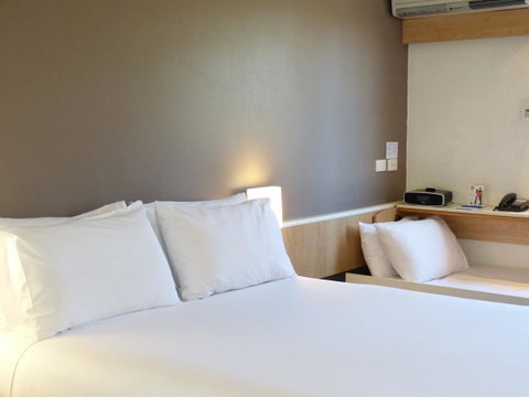 Ibis Thornleigh - Travel Search 21