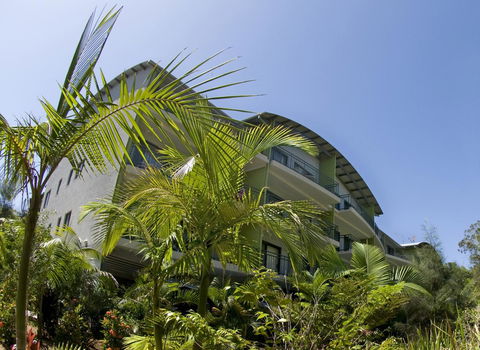 Flynns Beach Resort - Travel Agents 6