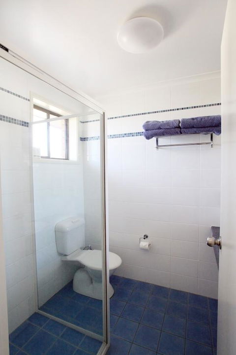 Pelican Motor Inn - Tourism Guide 35