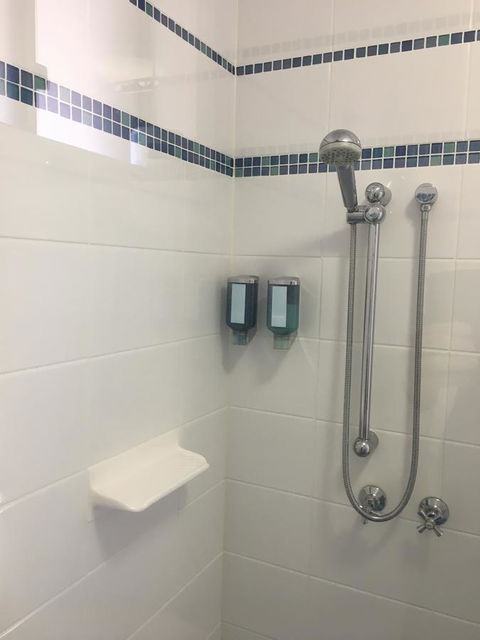 Pelican Motor Inn - Tourism Guide 12