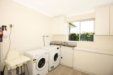 Neptune I Absolute Beachfront I Stunning Views - Travel Agents 25