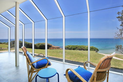 Neptune I Absolute Beachfront I Stunning Views - Travel Agents 1