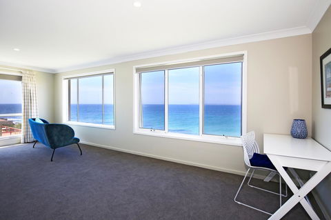 Neptune I Absolute Beachfront I Stunning Views - Travel Agents 12