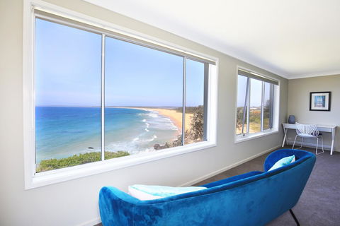 Neptune I Absolute Beachfront I Stunning Views - Travel Agents 13