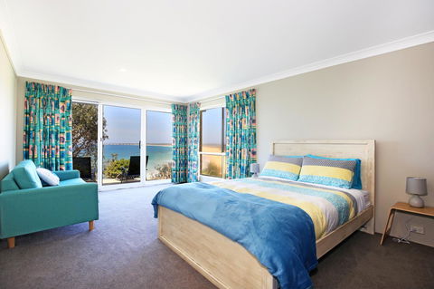 Neptune I Absolute Beachfront I Stunning Views - Travel Agents 16