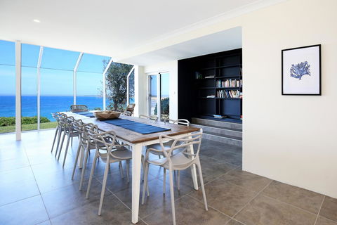 Neptune I Absolute Beachfront I Stunning Views - Travel Agents 6