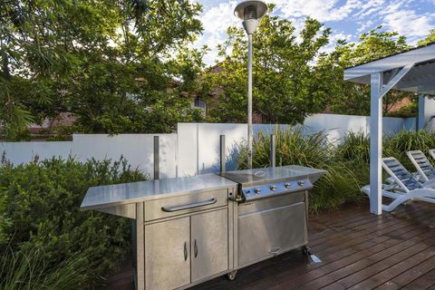 Oaks Nelson Bay Lure Suites - Cruises Travel 7