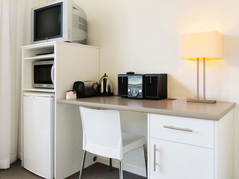 Oaks Nelson Bay Lure Suites - Cruises Travel 12