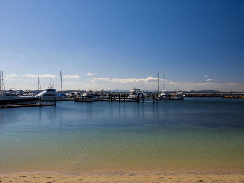 Oaks Nelson Bay Lure Suites - Cruises Travel 3