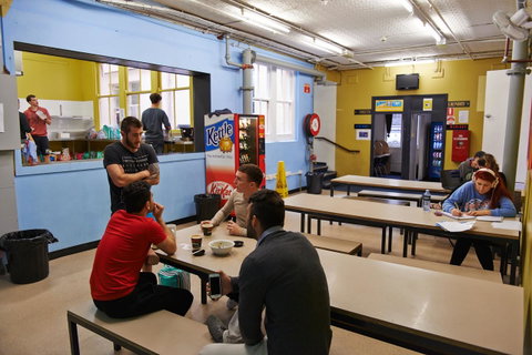 Maze Backpackers - Sydney - Tourism Guide 15