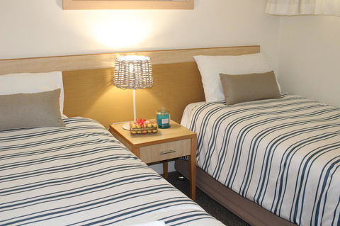 The Boathouse Resort Luxury Apartments - Travel Agents 17