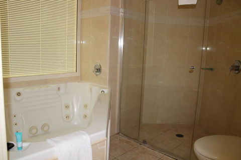The Boathouse Resort Luxury Apartments - Travel Agents 6