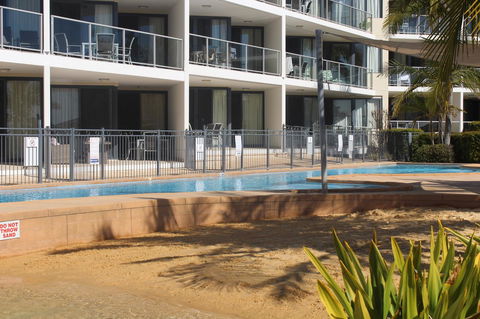 The Boathouse Resort Luxury Apartments - Travel Agents 11